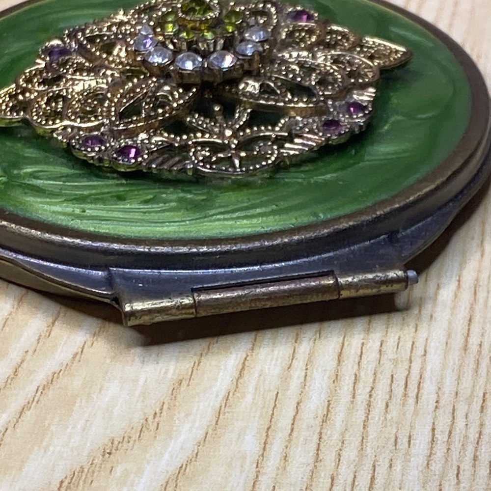Vintage Luxury Compact Foldable Pocket Mirror - Picture 5 of 8
